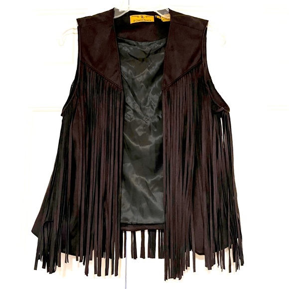 R Cinco Ranch Jackets & Blazers - Like New! Faux suede leather black fringe vest by R Cinco Ranch. Women's Medium